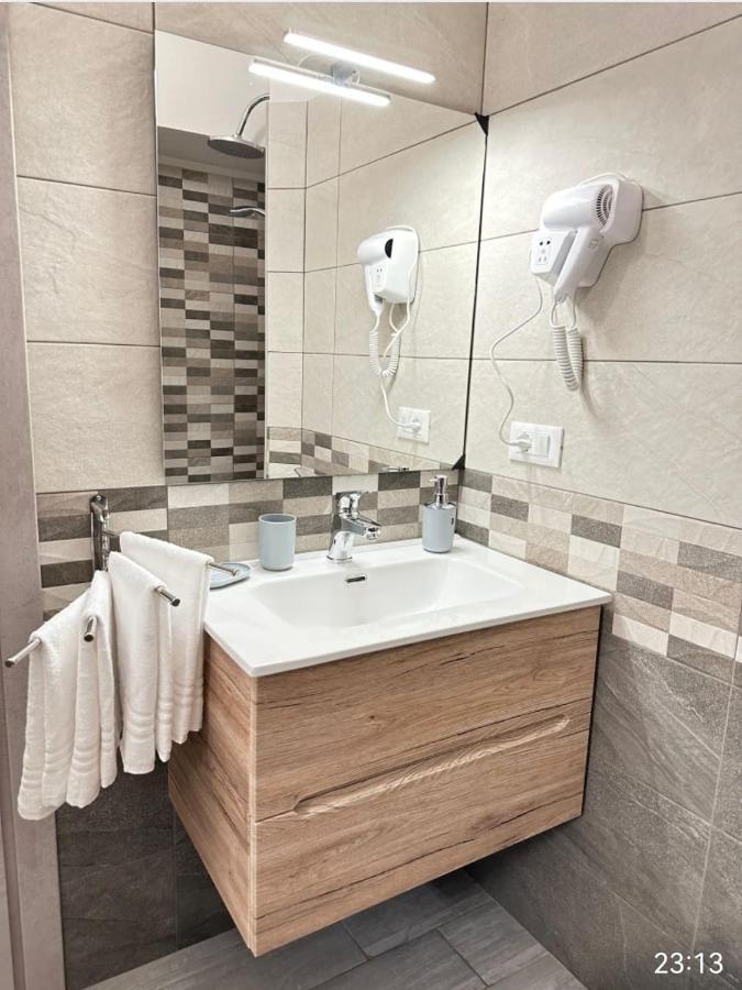 פיצו Costa Degli Dei Rooms מראה חיצוני תמונה