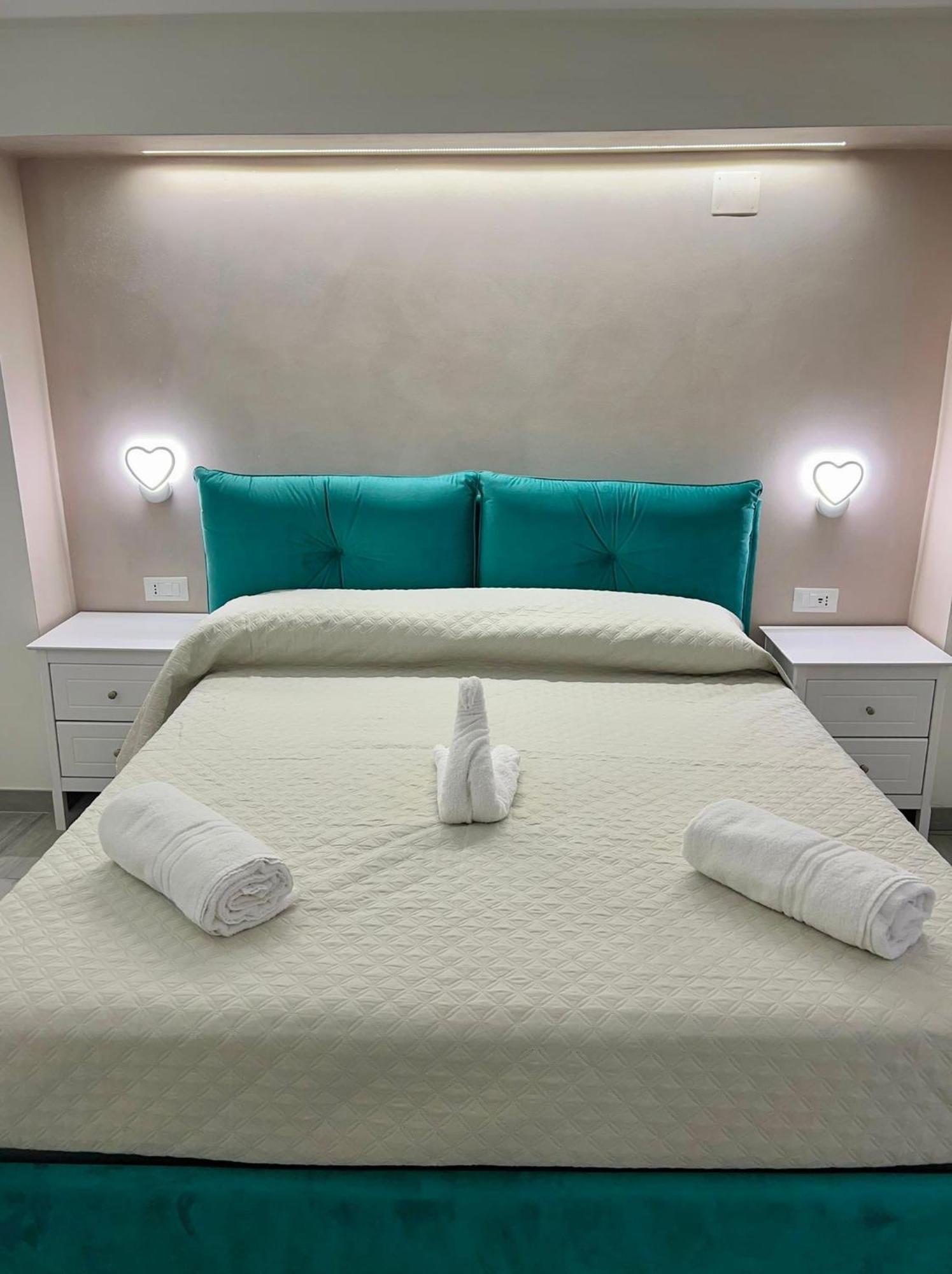 פיצו Costa Degli Dei Rooms מראה חיצוני תמונה