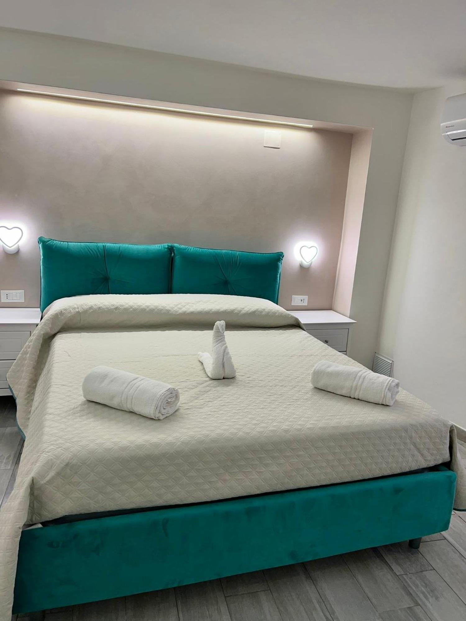פיצו Costa Degli Dei Rooms מראה חיצוני תמונה